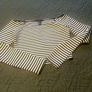 Pre owned Forever 21 crop top size small for women